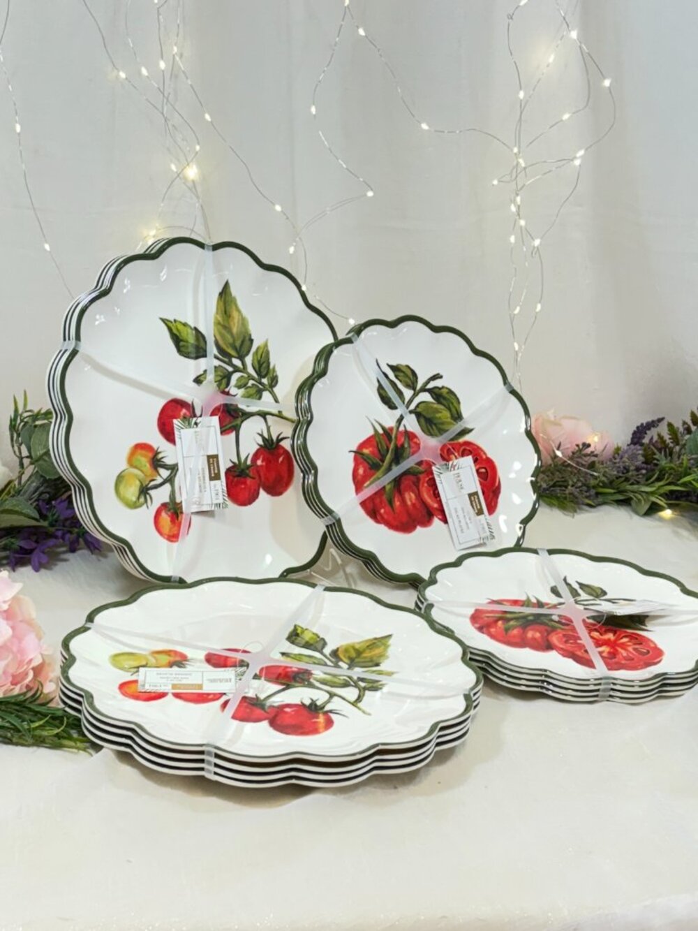 House & Garden Tomatoes Melamine 16 PC Dinnerware 8 Dinner & 8 Salad Plates New